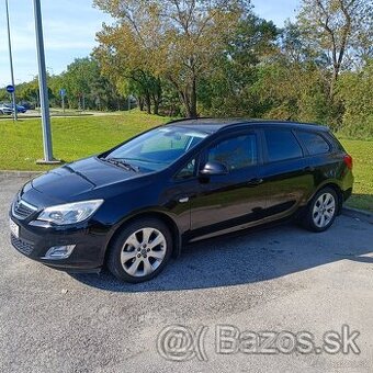 Opel Astra Sports tourer 2011