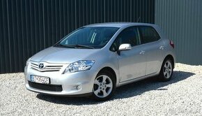 Toyota Auris 1.6 benzín, Automat, sezónne prezutie