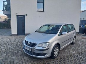 Volkswagen Touran 2.0 TDI (2009)