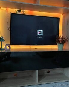 LG TV 108 cm s držiakom na stenu