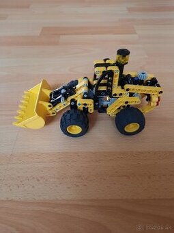 Lego Technic 8453 - Front End Loader