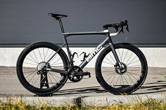 BMC TeamMachine SLR01, Shimano Di2 2x12 Disc, Elite