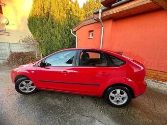 Ford Focus 1.4 benzin ULOŽENKA