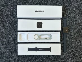 Apple Watch SE 2020 44mm Space Gray KOMPLET (96% Batéria)