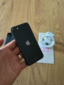 iPhone SE 2020 64 gb Black v záruke - 1