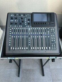 Behringer X32 Compact + Thon Case