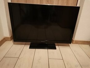 TV LED Panasonic 82CM