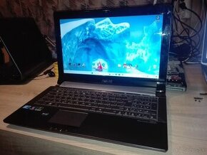 Asus. i3. 15,6“. Nový SSD 128GB+500GB. RAM 8GB. Nová baterka