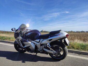 Suzuki GSX-1300R Hayabusa