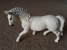 Schleich kone