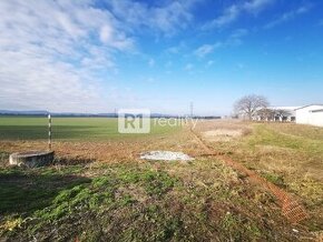 Pozemok pre výstavbu areálu výroby-skladovania / Piešťany