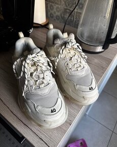 Balenciaga triple s