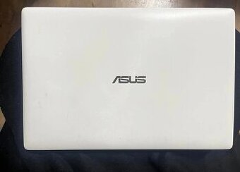 Bílý notebook Asus plně funkční