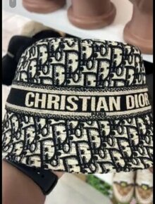 Klobúčik Christian Dior