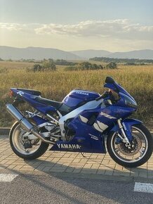 Yamaha YZF-R1