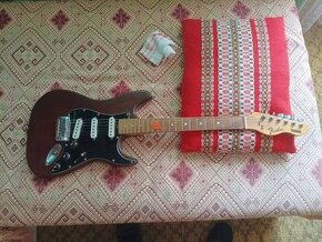 Predám elektrickú gitaru v štýle Fender Stratocaster (kópia)