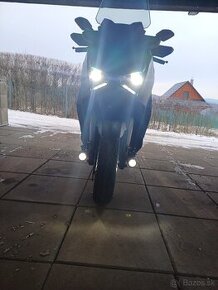 Yamaha xmax 125