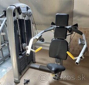 Technogym na ramena