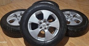 Predám zimný komplet Toyota 5x114,3 pneu Nokian 225/65/R17