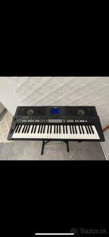 Yamaha psr s 650