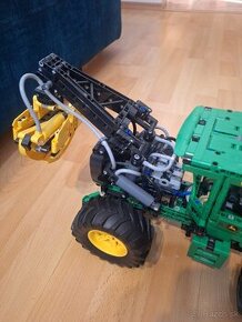 LEGO Technic 42157 Lesný traktor John Deere