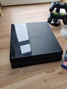 Playstation 4 - 500GB + hry