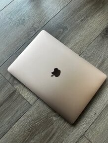 Predám MacBook Air 13" M1, 8GB 256GB