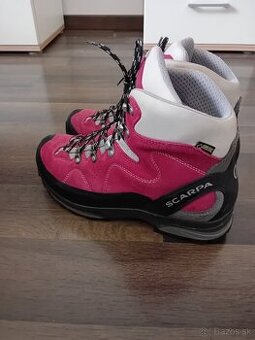 Scarpa velkost 39