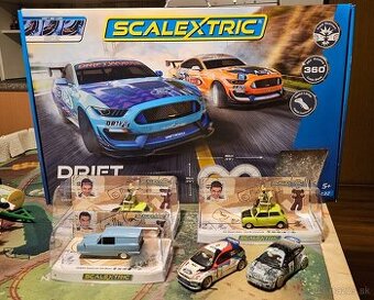 Autodráha Scaletrix Mr. Bean Reliant Ford Mustang Focus