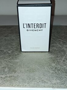 Linterdit Givenchy