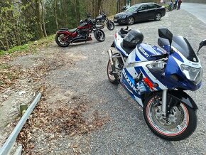 Suzuki gsxr600k2