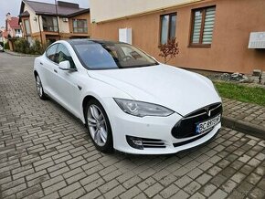 Tesla Model S 85 Free Supercharger