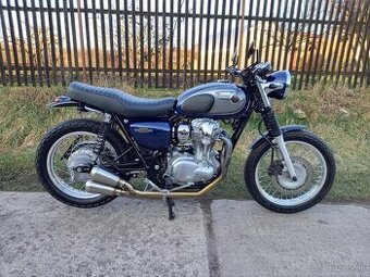 Kawasaki W 800 top stav