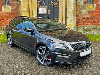 ŠKODA OCTAVIA 3 RS FACELIFT – FULLLED – EXKLUZIVNÍ