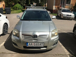 Predám Toyotu Avensis Combi 1.8 VVTi - benzín