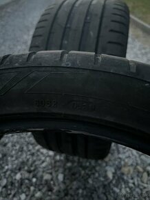 295/35 R21 107Y Letne pneu Nokian Hakka Black 2 SUV