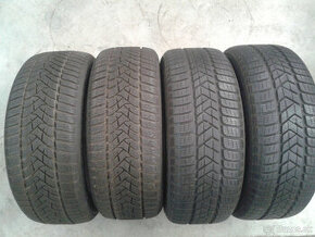 Zimna sada 225/50 R17 PIRELLI WINTER SOTTOZERO 3