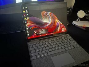 Microsoft Surface 8 PRO so stylusom a klávesnicou - 1