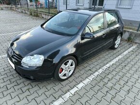 VW Golf 5 - 1