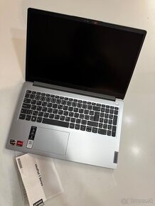 Notebook Lenovo, 15,6”, 8GB, 512SSD. W11H.