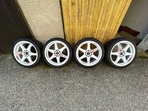 Japan racing jr3 5x114,3 a 5x120 8x18