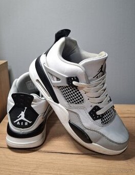 Jordan 4 Retro military black