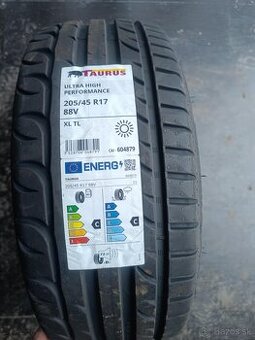 Taurus 205/45 R17 88 V