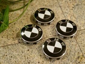 Pukličky do diskov BMW 68 mm čiernobiele
