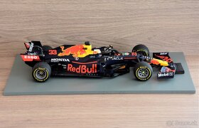 Max Verstappen (RB16B) 1:18 VC Emilia-Romagna 2021 - Spark