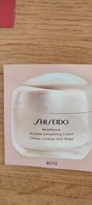 Shiseido anti-aging serum a denny krém