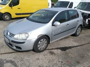 Predam Volkwagen Golf 1.4 benzin 16ventil,r.v 2004