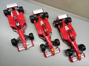 3x F1 FERRARI F2001 a F399 SCHUMACHER HOTWHEELS 1:18