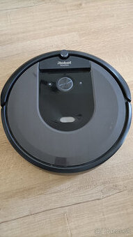 Robotický vysávač Roomba i7