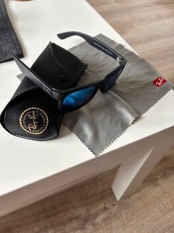 Ray ban